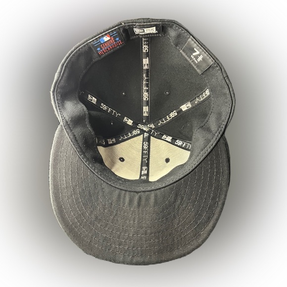 Toronto Blue Jays Blackout 59Fifty Fitted hat, baseball cap - Picture 7 of 7